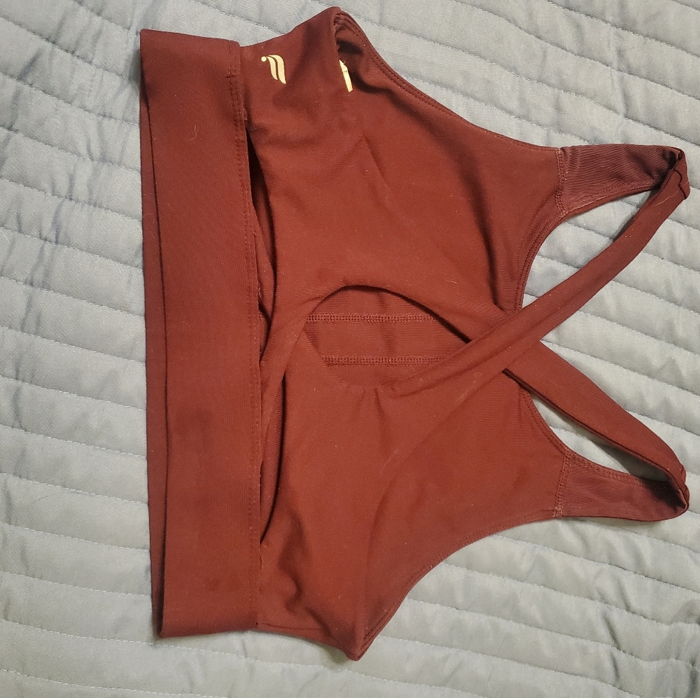 Fabletics sports bra size Small